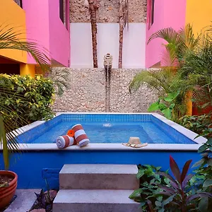 Art 57 - Adults Only 2*, Mérida Messico